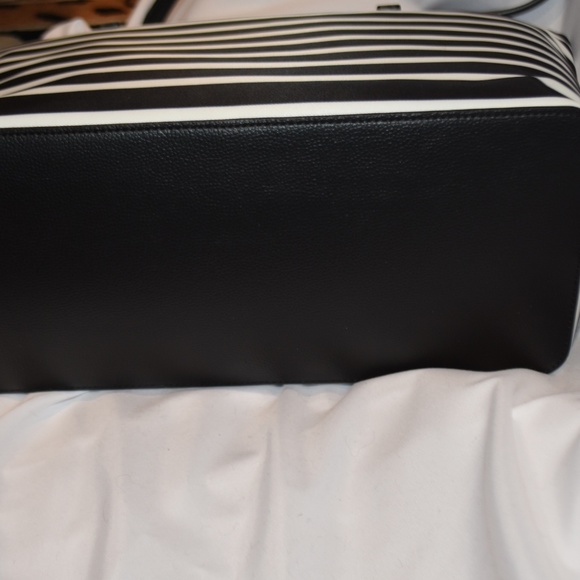 NWT AUTH Kate Spade Nylon Black &White Stripe Tote - Picture 5 of 6